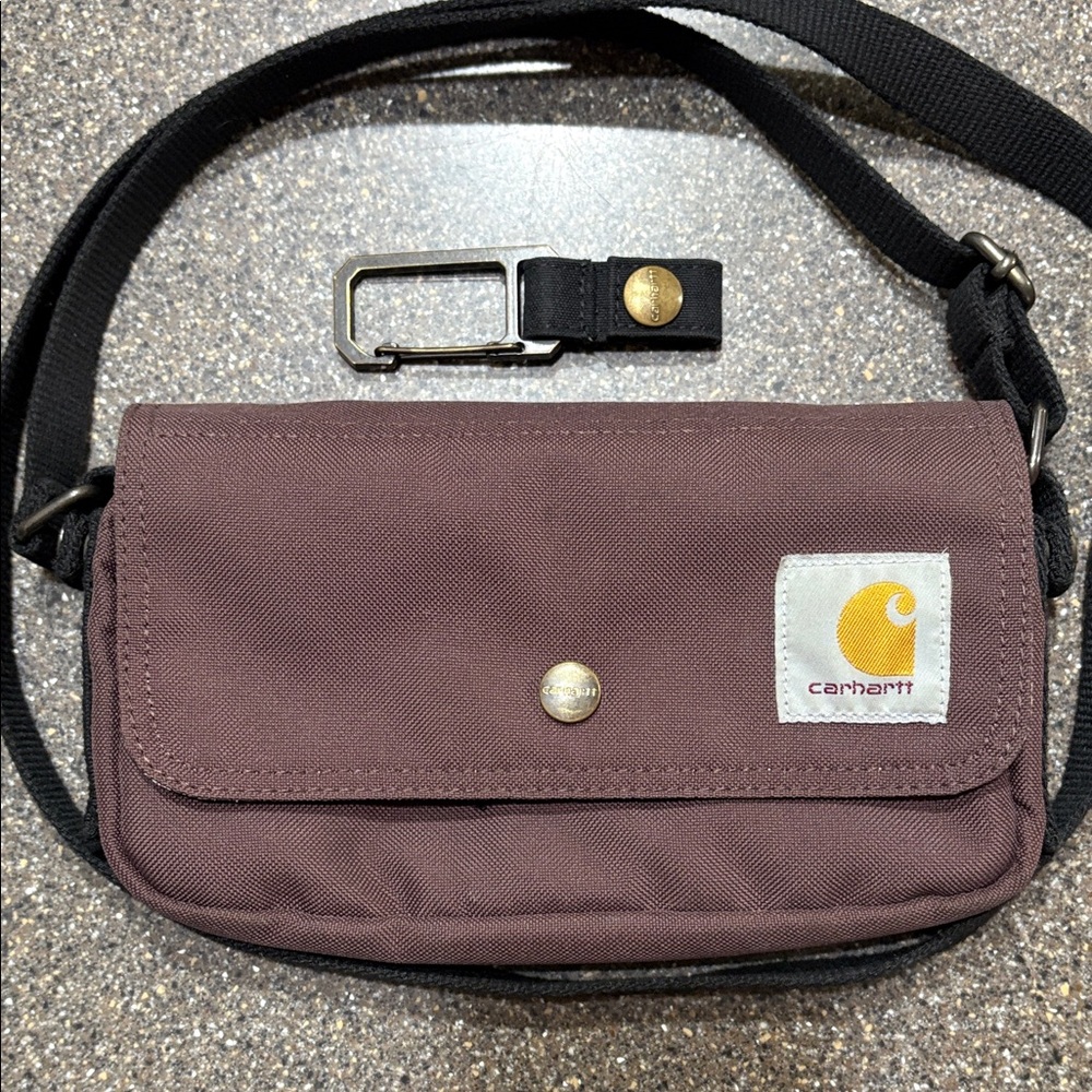 Carhartt burgandy crossbody,shoulder Bag with key chain 
PRICE DROP

PRICE DROP
